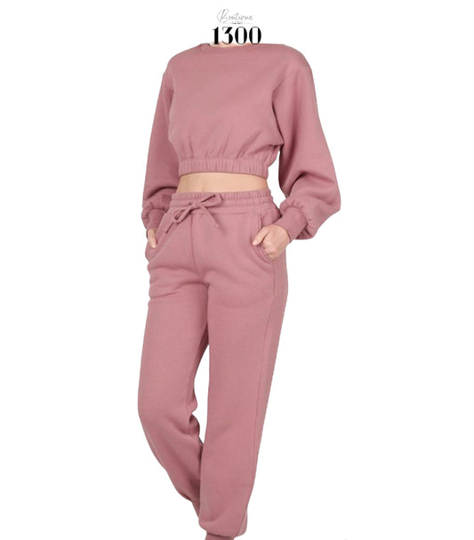 CROPPED PULLOVER & JOGGER PANTS SET